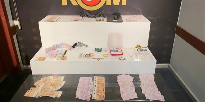 Aksaray DSM'de r��vet skandal�: M�d�r ve �ef dahil 9 tutuklama