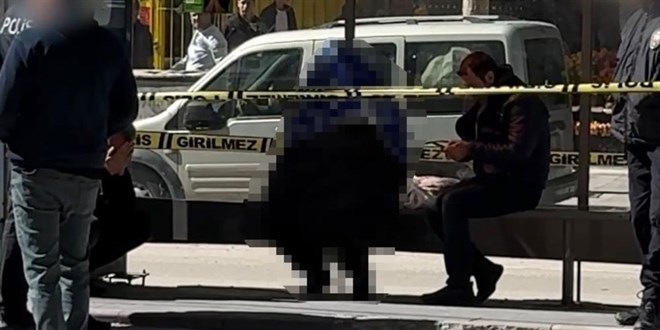Ekmek almaya ��kan ya�l� adam durakta oturur vaziyette �l� bulundu