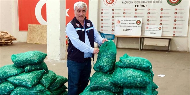 Kap�kule'de 760 kilogram kum midyesi ele ge�irildi