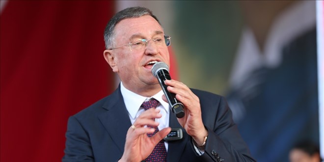 Davay� a�an L�tf� Sava�: T�rk siyasetine hay�rl� olsun