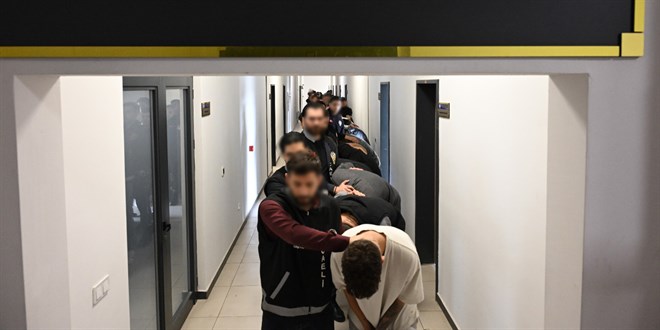 Kocaeli merkezli doland�r�c�l�k operasyonunda 35 zanl� tutukland�