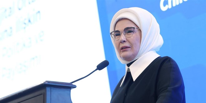 Emine Erdo�an'dan '�ule: Senin Hikayen' dizisi payla��m�