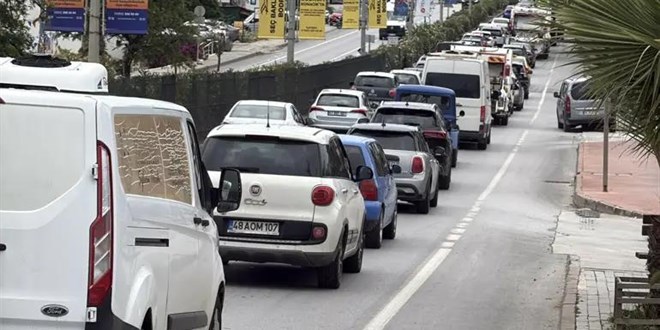 Son 24 saatte Bodrum'a, 20 bin arac�n giri� yapt�