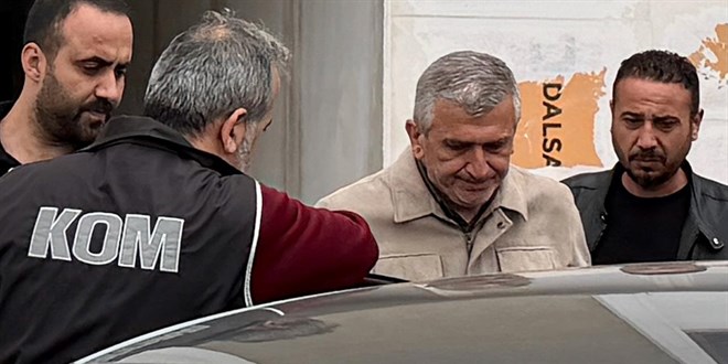 Ak�akoca Belediye Ba�kan� g�revinden uzakla�t�r�ld�