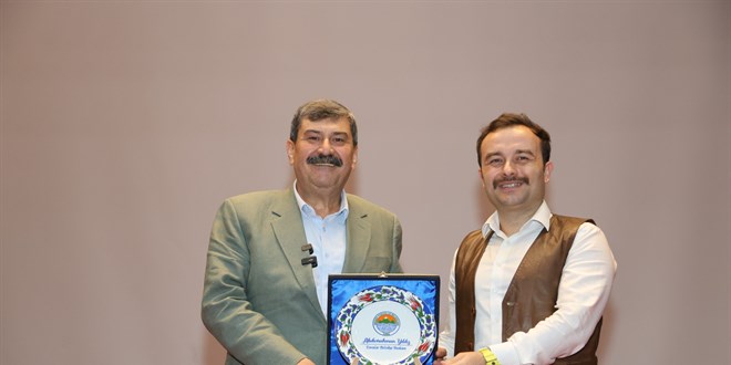 Edebiyatta Vefa Sahnesi: �yk�ye �lham Olan Sera ���isi, �d�l� Yazarla Birlikte Ald�!