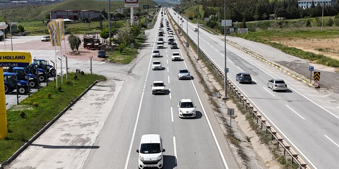 'Kilit kav�ak' K�r�kkale'de bayram �ncesi trafik yo�unlu�u s�r�yor