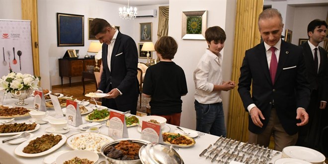 Arnavutluk'ta T�rk lezzetleri tan�t�ld�