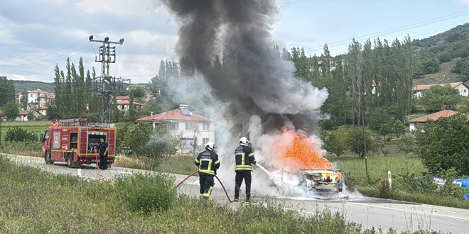 Amasya'da feci kaza: Dede ve torun hayat�n� kaybetti