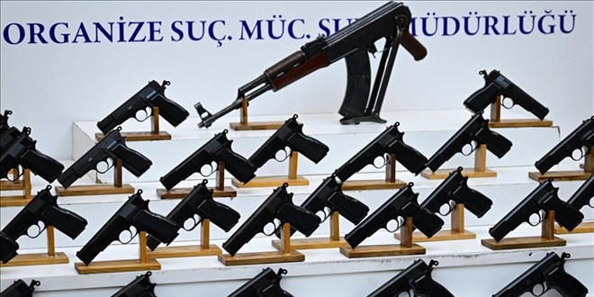 Ankara'da bir t�r dolusu silah malzemesi ele ge�irildi