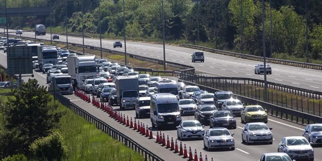 TEM Otoyolu'nu kullanacaklar dikkat! Yol �al��mas� ba�lad�