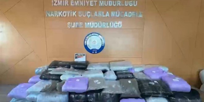 �zmir'de 371 kilogram uyu�turucu ele ge�irildi - Son Dakika Haber