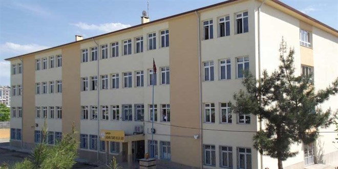 Okul duvar�na sprey boyayla yaz� yazd�, 4 y�la kadar hapsi isteniyor