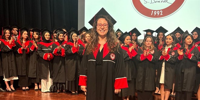 Akademisyen olarak ders verdi�i �niversitede kazand��� b�l�m� birincilikle bitirdi - Son Dakika Haber