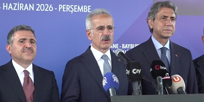 Bakan Uralo�lu: T�rkiye u�u� trafi�inde tarihi rekoru k�rd�