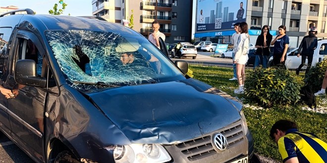 Tekirda�'da hafif ticari ara� elektrikli bisiklette �arpt�