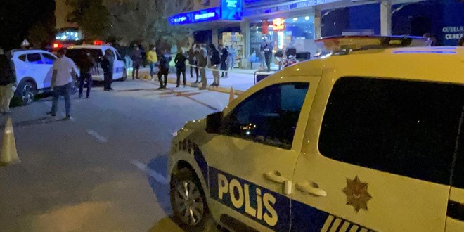 Alacak-verecek kavgas�nda a�abeyini �ld�rd�