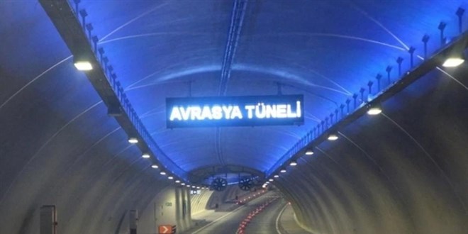 Avrasya T�neli'nde su bask�n� alarm�: Trafi�e kapat�ld�