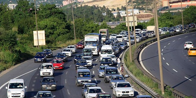 S�r�c�ler dikkat! TEM Otoyolu �stanbul istikametinde �erit daraltmas� uygulanacak - Son Dakika Haber