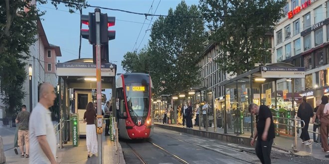 Fatih'te raylara d���p tramvay�n alt�nda kalan �ocuk �ld�