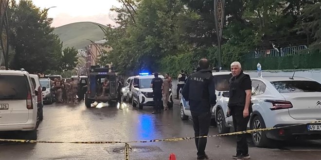 Karde�ini ve polisi yaralayan ��pheli operasyonla etkisiz hale getirildi - Son Dakika Haber