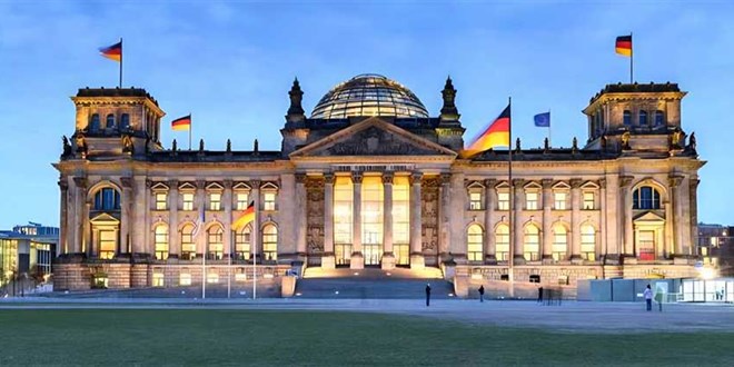 'Berlin Erkek Lisesi' payla��m� g�ndem oldu - Son Dakika Haber