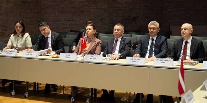 TBMM D��i�leri Komisyonu Ba�kan� Oktay, NATO Zirvesi'nin kritik d�nemde yap�laca��n� belirtti - Son Dakika Haber