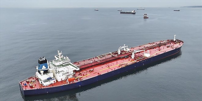 Karadeniz'de iki ticari gemiye sald�r�