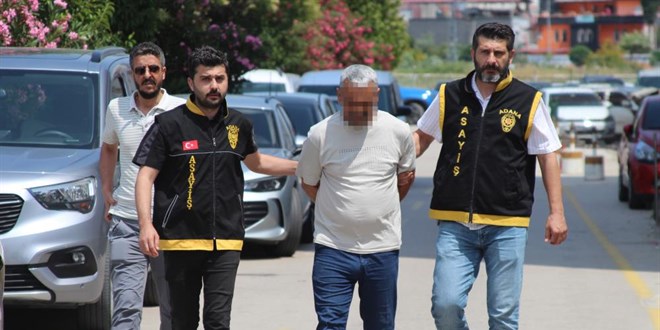 Babalar�na ait d�kkan�n kira gelirini payla�amad�lar: 1 �l�