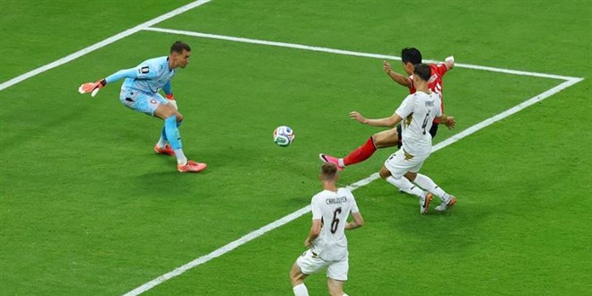 Hyeon-Gyu Oh 38 derece ate�le gol�n� att�, halk kahraman� oldu