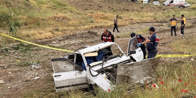 Yozgat'ta k�pr�den d��en otomobildeki 2 �ocuk hayat�n� kaybetti - Son Dakika Haber