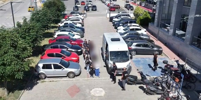 Kamuyu 100 milyon lira zarara u�ratan sahte rapor �ebekesine operasyon