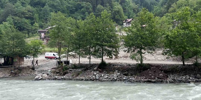 Rize'de arama facias�: Hem kay�p gen� hem AFAD ekibinden kay�p var