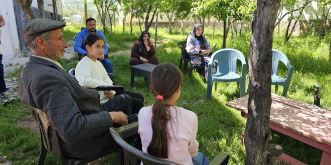 A� dilli il�e: 7'den 70'e herkes T�rk�e, K�rt�e ve Arap�a konu�uyor - Son Dakika Haber