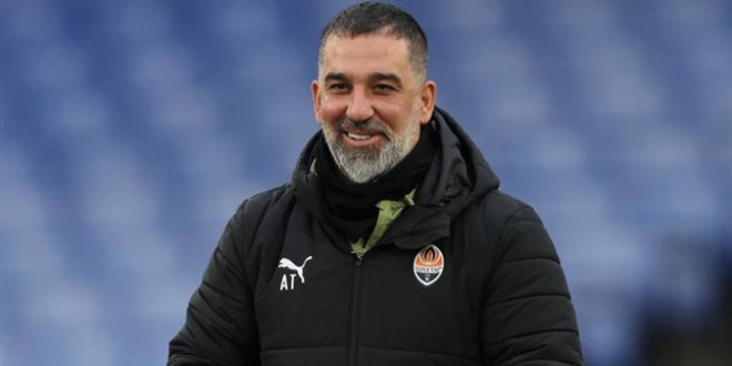 Arda Turan dev �d�l�n sahibi oldu!