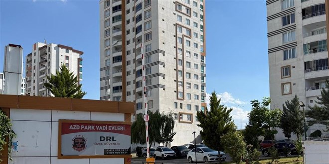 LGS s�nav� k�t� ge�en 13 ya��ndaki �ocuk balkondan atlad�