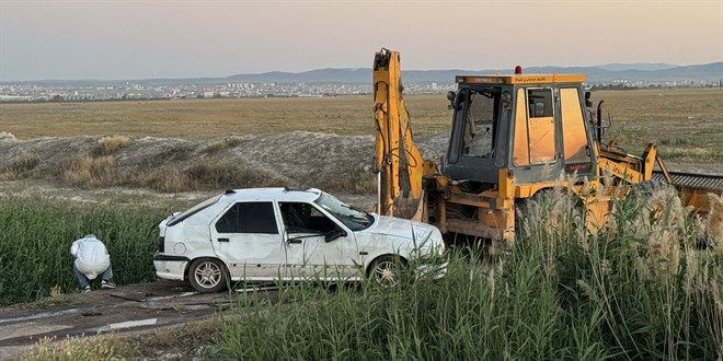 Karaman'da dereye devrilen otomobildeki 3 �ocuk �ld�