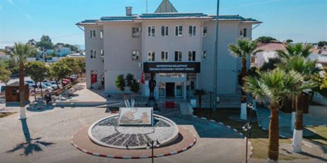 Seferihisar Belediyesine 'r��vet' operasyonu: 15 ki�i g�zalt�nda