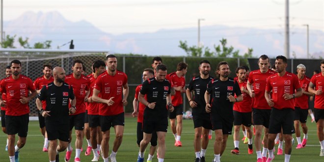 A Milli Tak�m, Paraguay ma�� i�in San Francisco'ya gitti - Son Dakika Haber