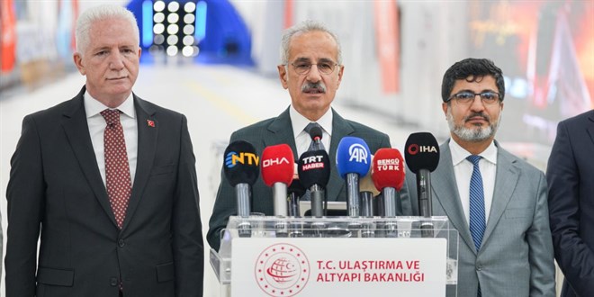 Bakan Uralo�lu: D�nyan�n en uzun metro hatlar�ndan birini tamamlam�� olduk