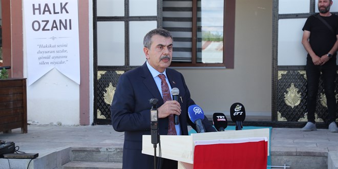 Bakan Tekin: �ocuklar �nce kendi memleketlerini ��renecek