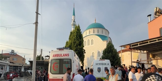 Cami in�aat�nda 2 i��i iskeleden d��t�: 1 �l�, 1 yaral� - Son Dakika Haber