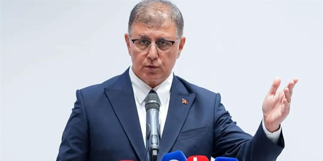 Cemil Tugay CHP'den istifa etti