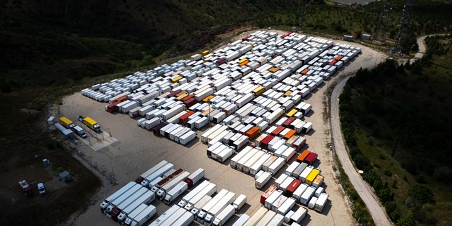 2.4 milyon aday i�in geri say�m: YKS kitap��klar� yola ��kt�