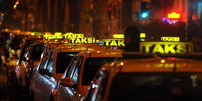 �stanbul'da takside dijital d�n���m: 'Singapur modeli' geliyor
