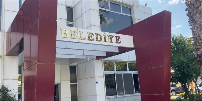 Seferihisar Belediyesine r��vet operasyonu: 5 ��pheli tutukland�