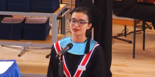 Mezuniyet k�rs�s�nden 'siyasi g�ndermeye' Ak Parti'den tepki - Son Dakika Haber
