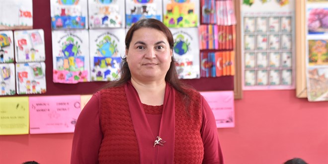 Maarif Modeli'nin fark yaratan ��retmeni: Her y�l yeni bir dil ��retiyor