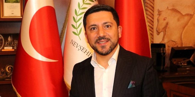Nev�ehir Belediye Ba�kan� Rasim Ar� yeniden AK Parti'ye kat�l�yor - Son Dakika Haber