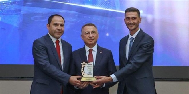 Fuat Oktay'a 'Y�l�n �d�l�' Verildi