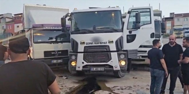Eski�ehir'de freni bo�alan kamyon, parka 2 metre kala durdu